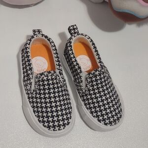 Ulu Kids Black and White Slip-On Shoes
